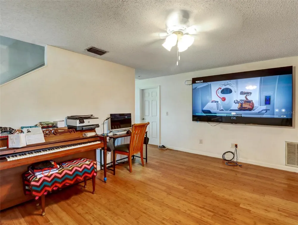 22817 SAINT THOMAS CIRCLE Lutz, FL 33549