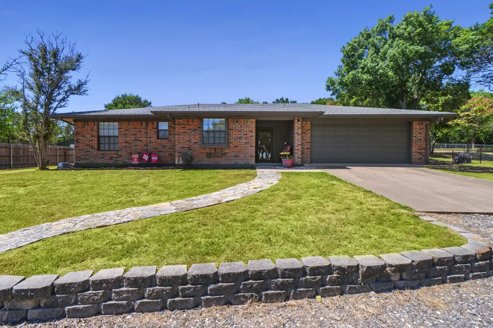 1133 County Road 2020 Glen Rose, TX 76043