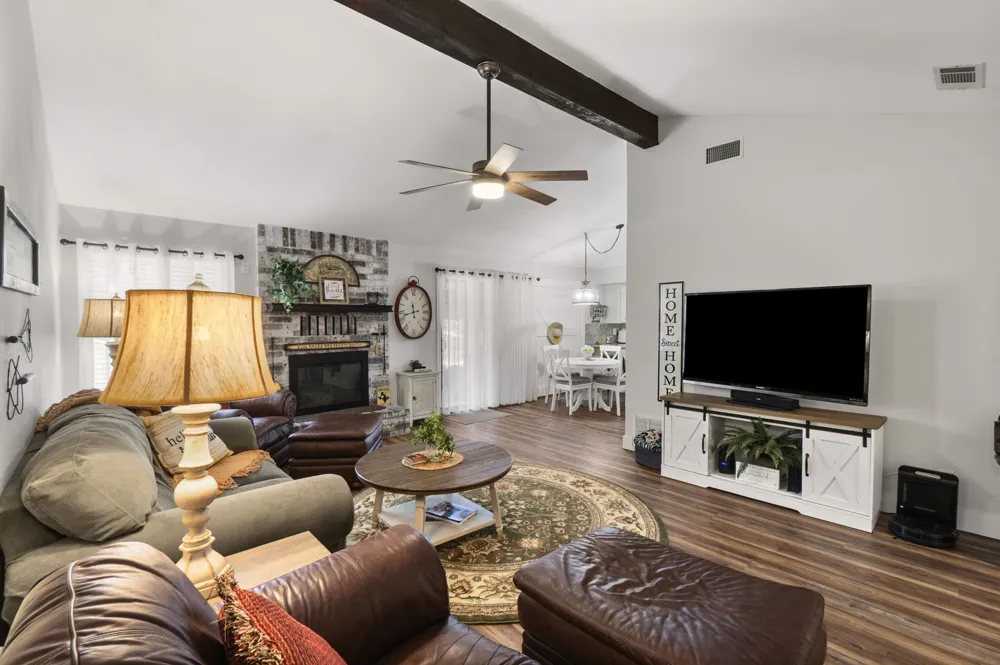 1133 County Road 2020 Glen Rose, TX 76043
