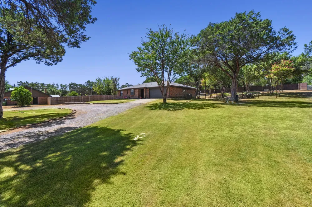 1133 County Road 2020 Glen Rose, TX 76043