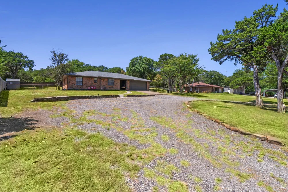 1133 County Road 2020 Glen Rose, TX 76043