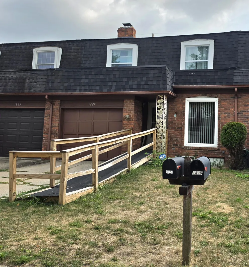 1827 Willowbrook Circle Flint, MI 48507