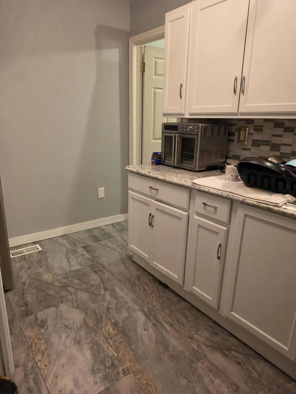 1827 Willowbrook Circle Flint, MI 48507