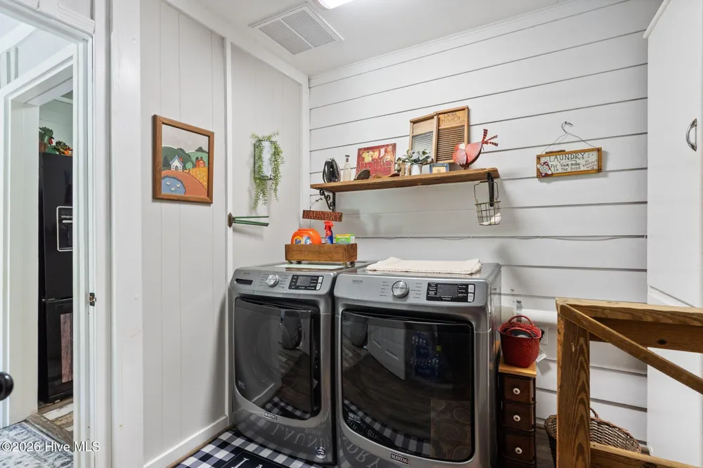 217 E Henry Street Atkinson, NC 28421