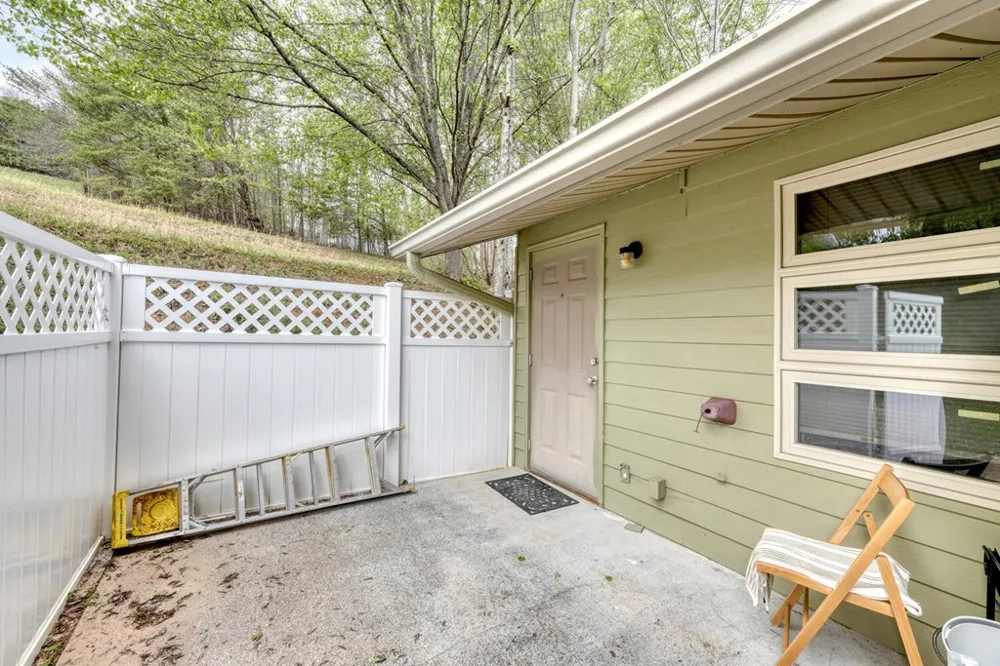 1729A Watercrest Way Young Harris, GA 30546