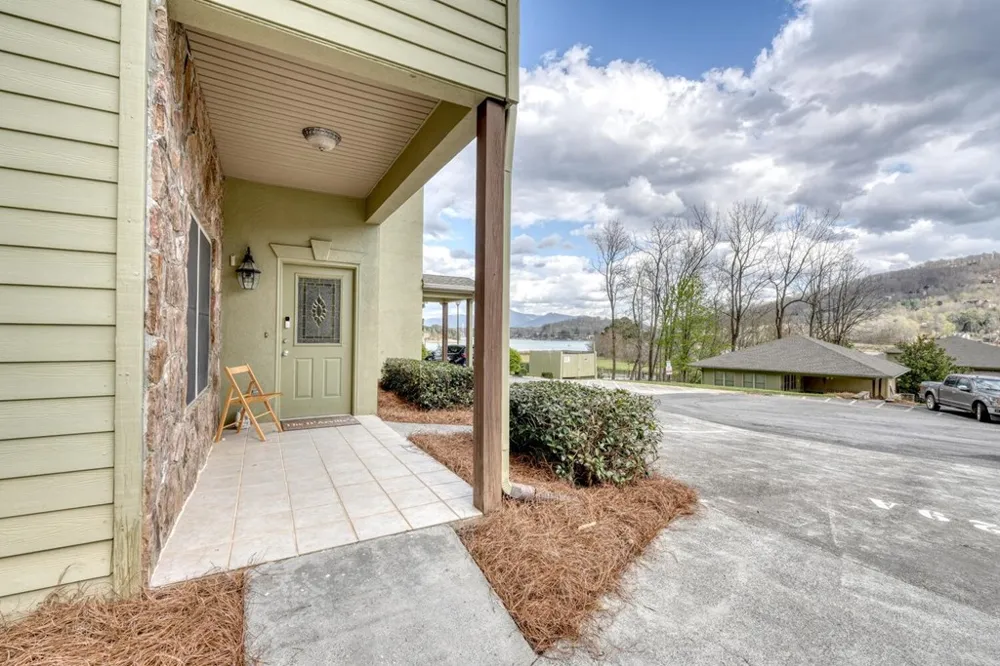 1729A Watercrest Way Young Harris, GA 30546