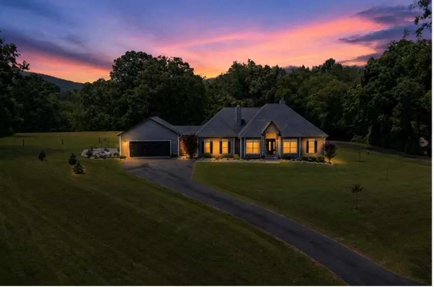 1502 Smithfield Lane Young Harris, GA 30582