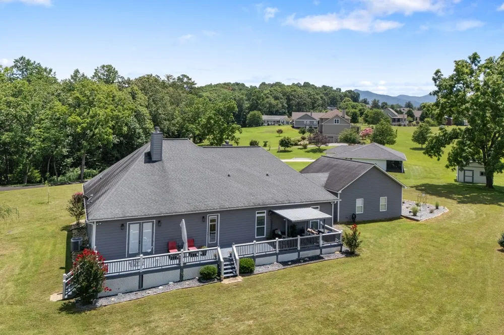 1502 Smithfield Lane Young Harris, GA 30582