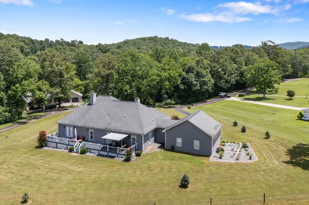 1502 Smithfield Lane Young Harris, GA 30582