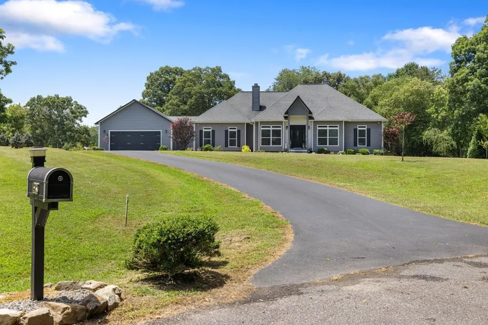1502 Smithfield Lane Young Harris, GA 30582