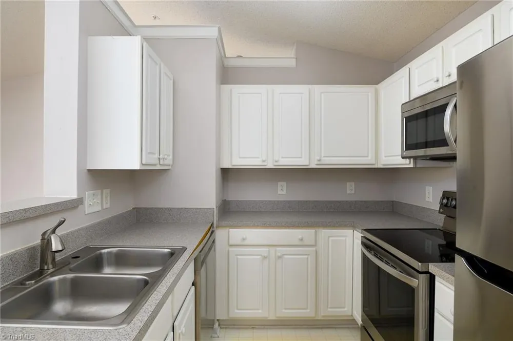 531 Scholastic Court Winston-Salem, NC 27106