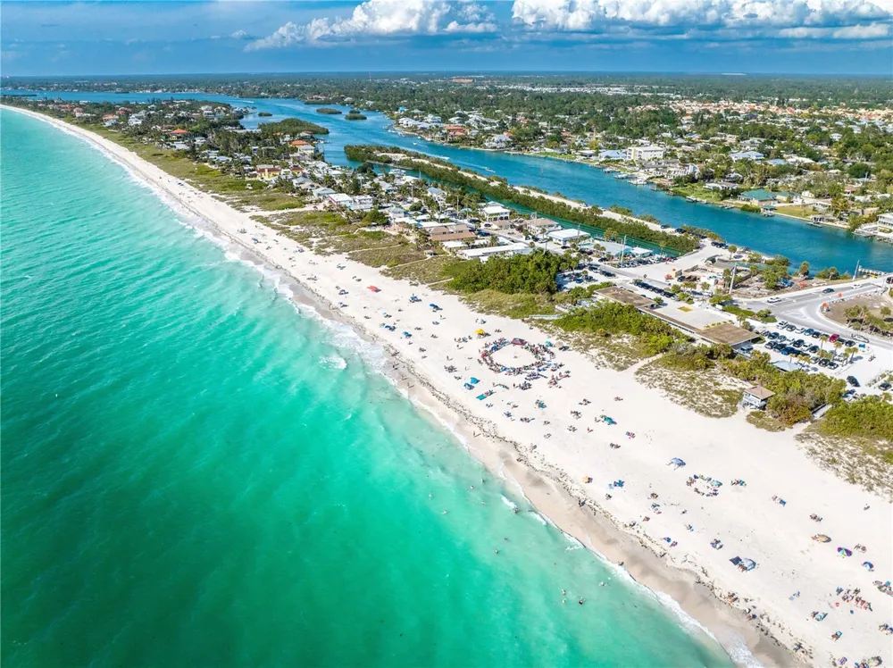 17048 CORAL KEY DRIVE Nokomis, FL 34275