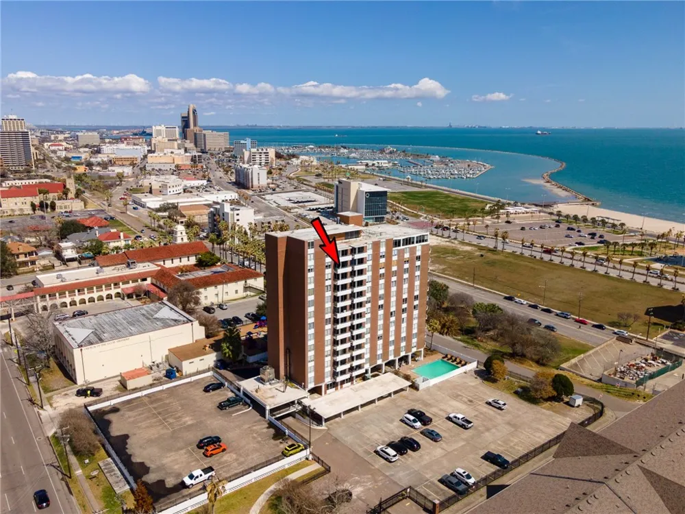 715 S Upper Broadway Street #1203 Corpus Christi, TX 78401