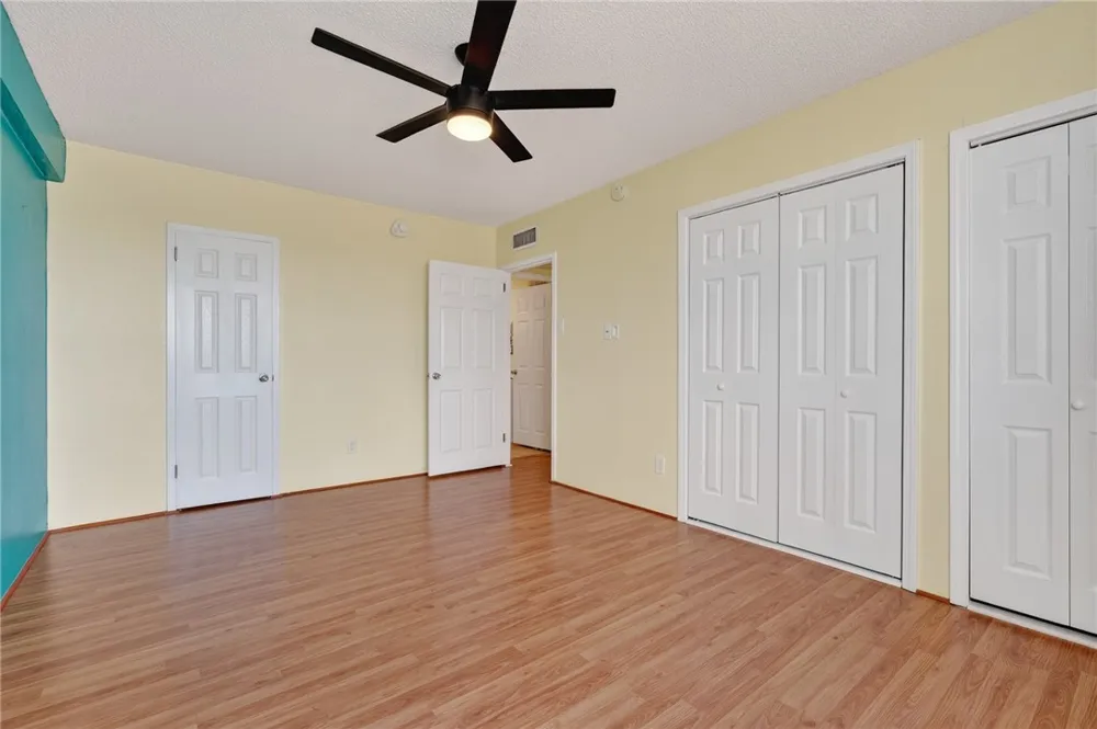 715 S Upper Broadway Street #1203 Corpus Christi, TX 78401