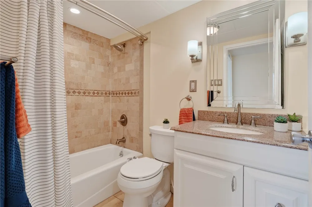 715 S Upper Broadway Street #1203 Corpus Christi, TX 78401