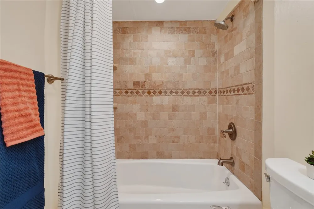 715 S Upper Broadway Street #1203 Corpus Christi, TX 78401