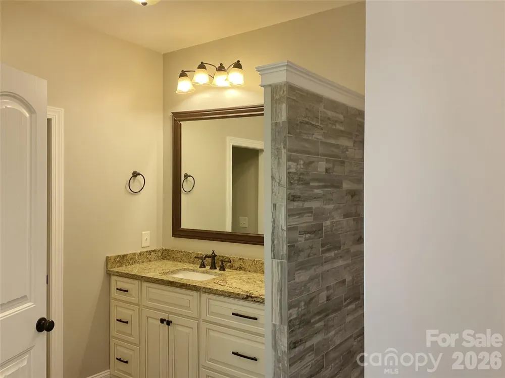 135 Blossom Hill Road Lincolnton, NC 28092