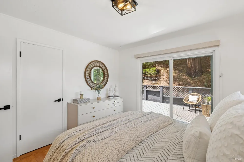 22 Chevy Chase Court Larkspur, CA 94939