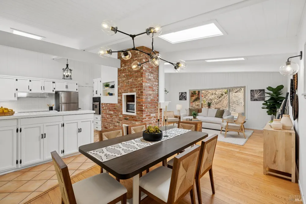 22 Chevy Chase Court Larkspur, CA 94939