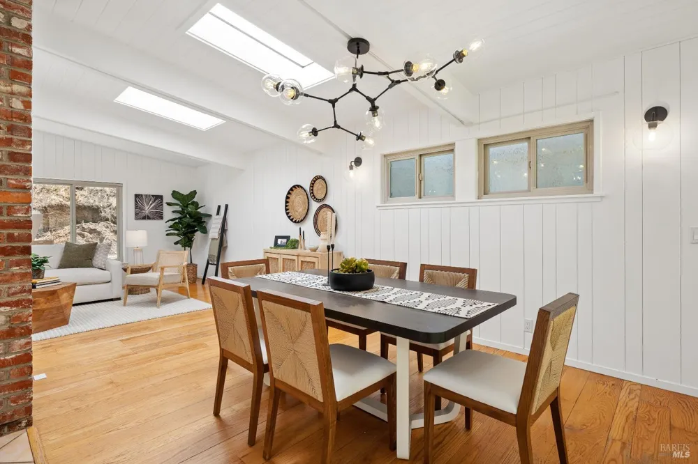22 Chevy Chase Court Larkspur, CA 94939