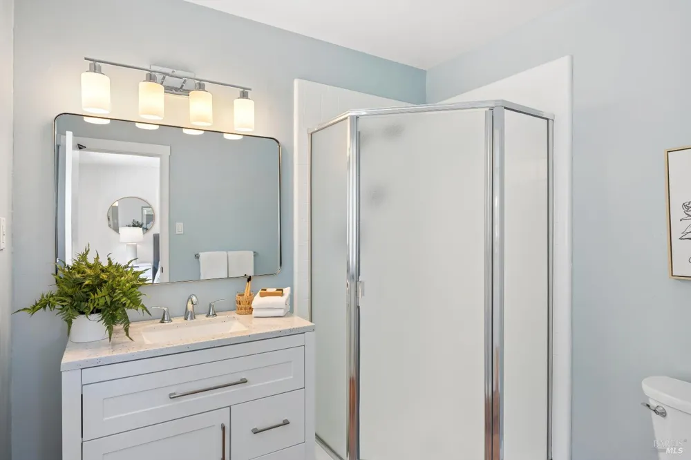 22 Chevy Chase Court Larkspur, CA 94939