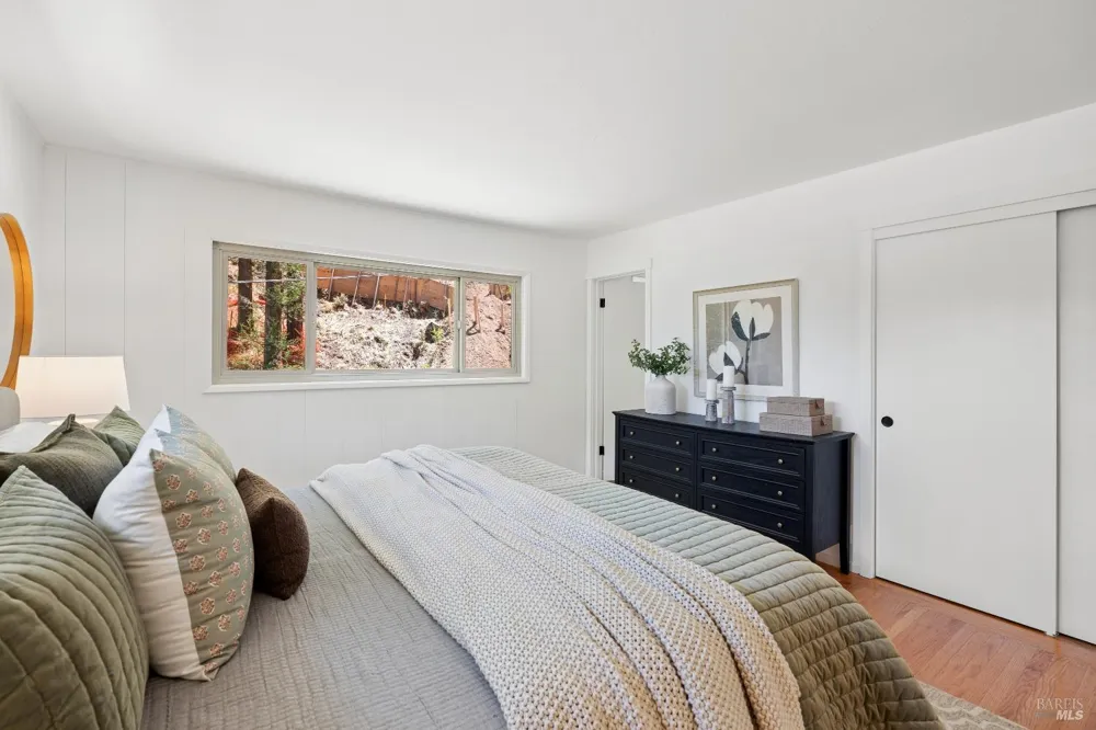 22 Chevy Chase Court Larkspur, CA 94939