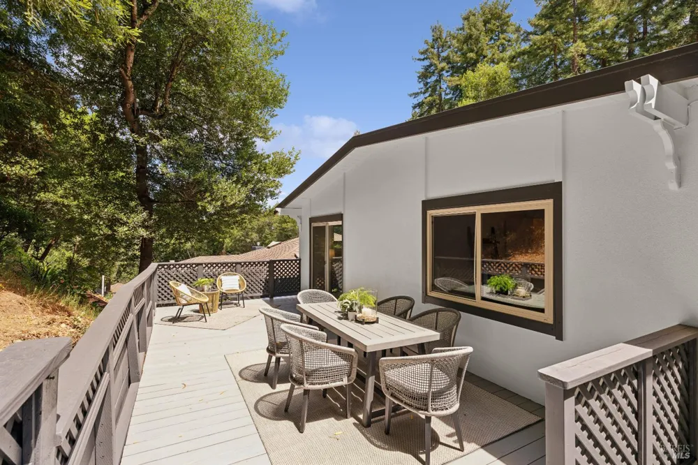 22 Chevy Chase Court Larkspur, CA 94939