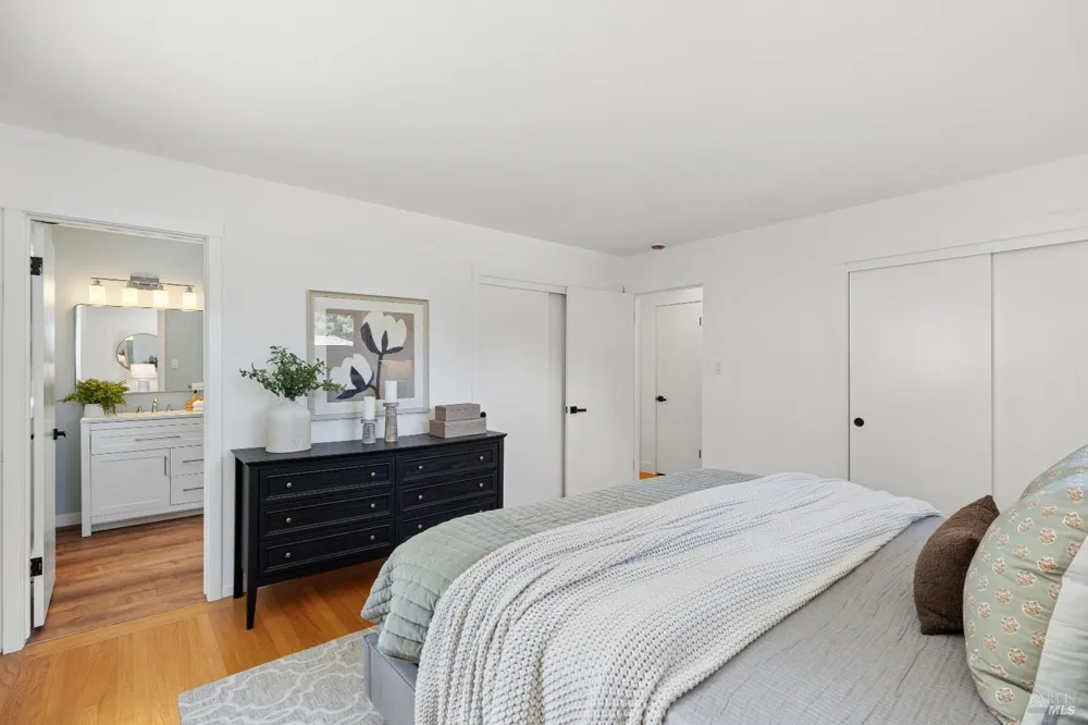22 Chevy Chase Court Larkspur, CA 94939