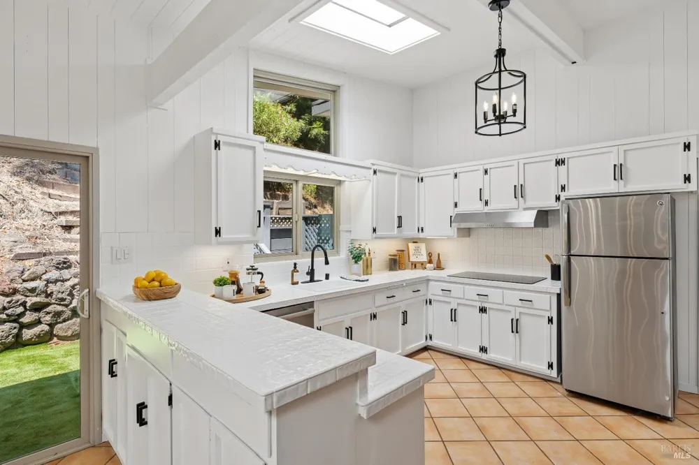 22 Chevy Chase Court Larkspur, CA 94939