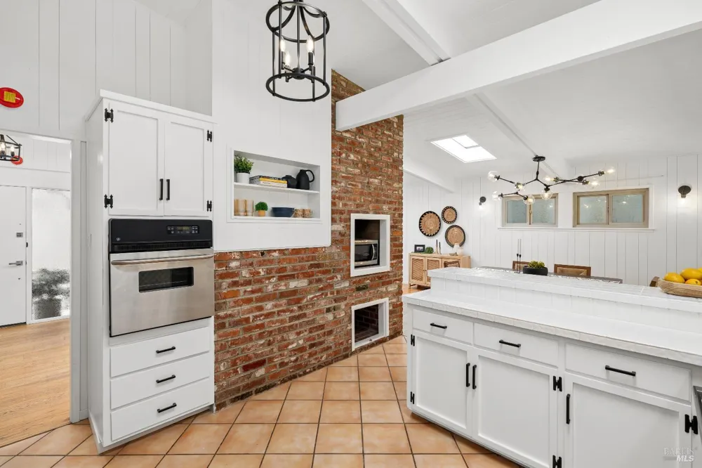 22 Chevy Chase Court Larkspur, CA 94939