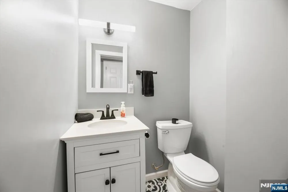 42 Wells Court Bloomfield, NJ 07003