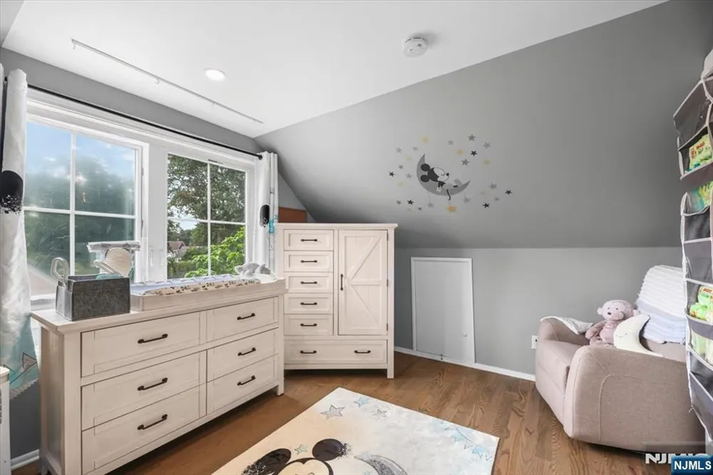 42 Wells Court Bloomfield, NJ 07003