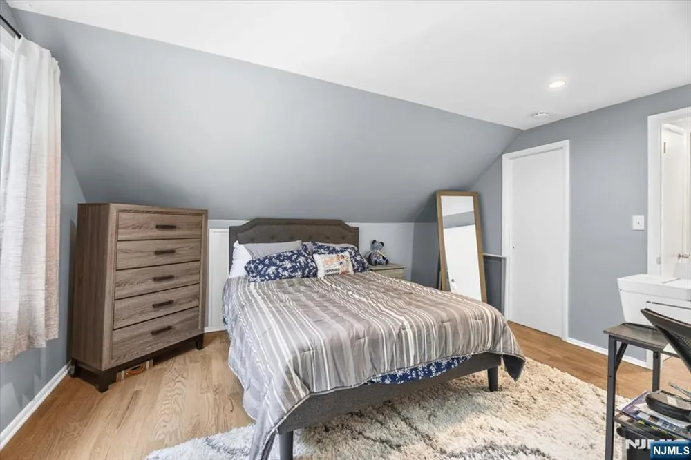 42 Wells Court Bloomfield, NJ 07003