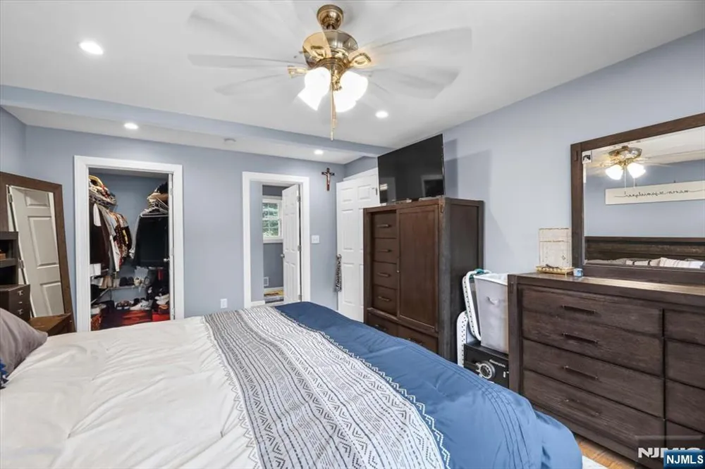42 Wells Court Bloomfield, NJ 07003