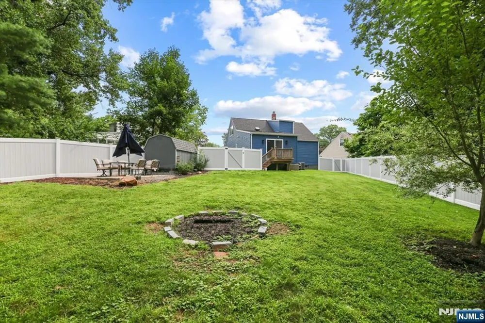 42 Wells Court Bloomfield, NJ 07003