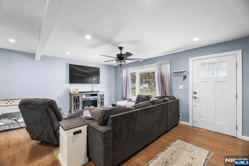 42 Wells Court Bloomfield, NJ 07003