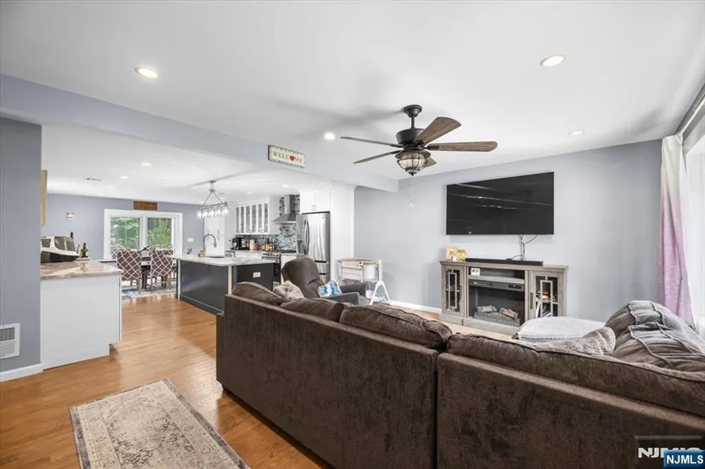 42 Wells Court Bloomfield, NJ 07003