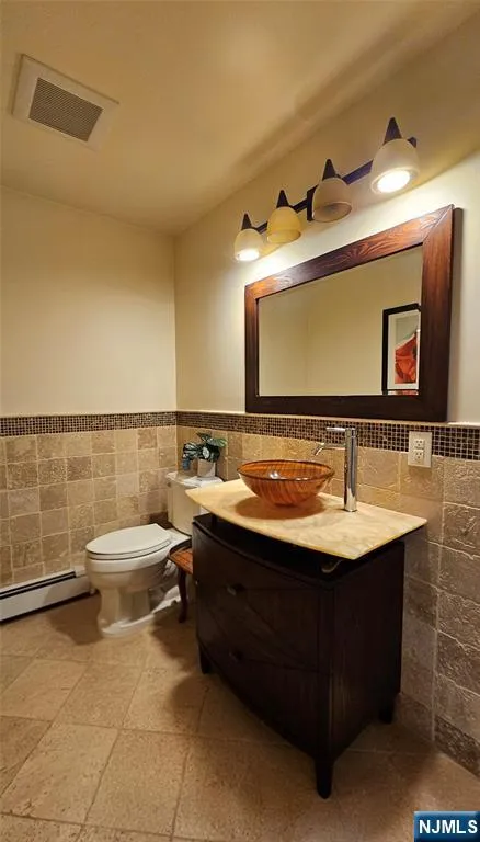 616 Hackensack Street Carlstadt, NJ 07072