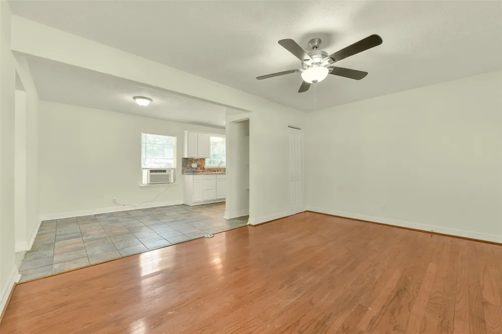 1114 Valerie Avenue Pasadena, TX 77502