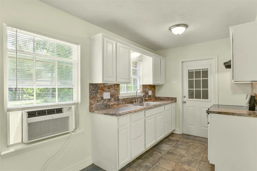 1114 Valerie Avenue Pasadena, TX 77502
