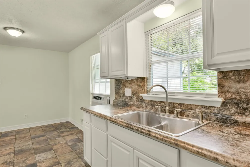 1114 Valerie Avenue Pasadena, TX 77502