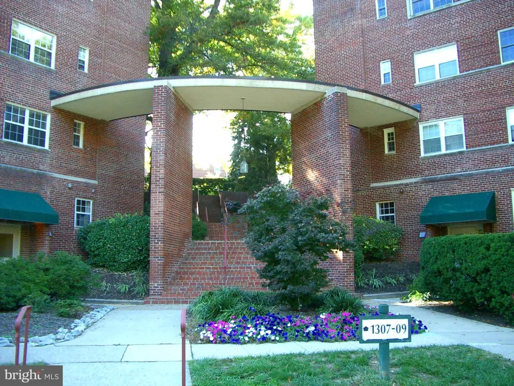 1311 ODE STREET #612 Arlington, VA 22209