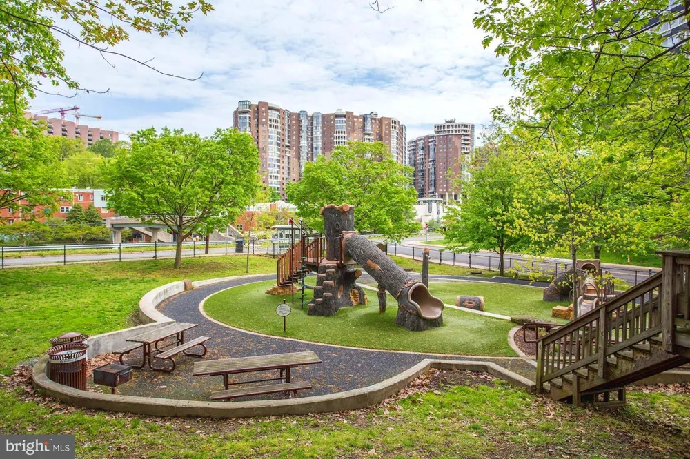 1311 ODE STREET #612 Arlington, VA 22209