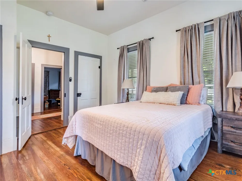 1122 Avenue H Shiner, TX 77984