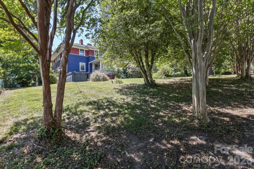 999999 Mount Clare Avenue Asheville, NC 28801