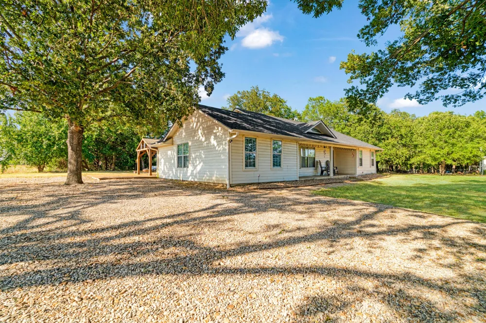 10891 Farm Road 1497 Paris, TX 75462