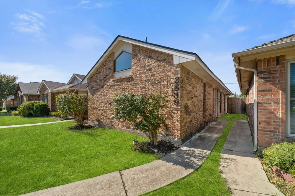 2539 Sunscape Lane Dallas, TX 75287