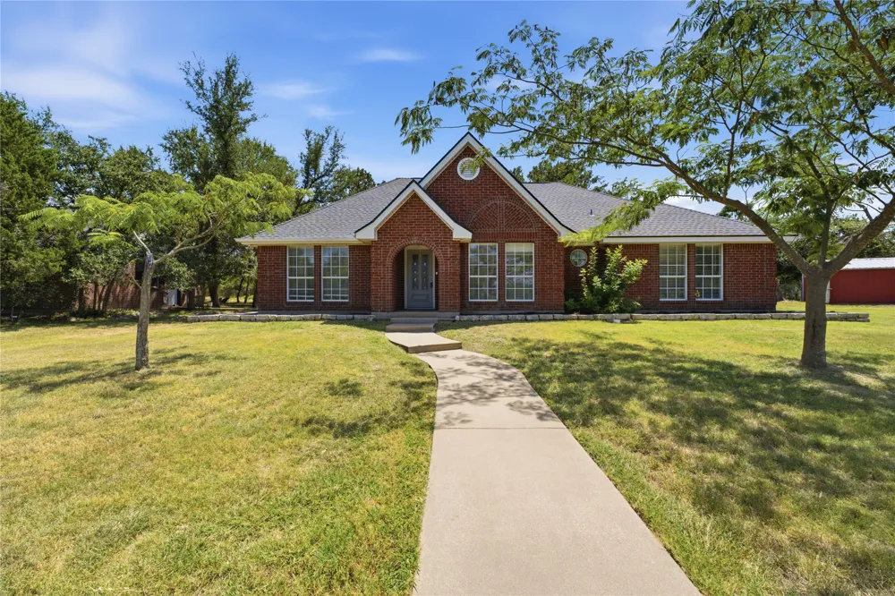 8221 Mountain Drive Salado, TX 76571