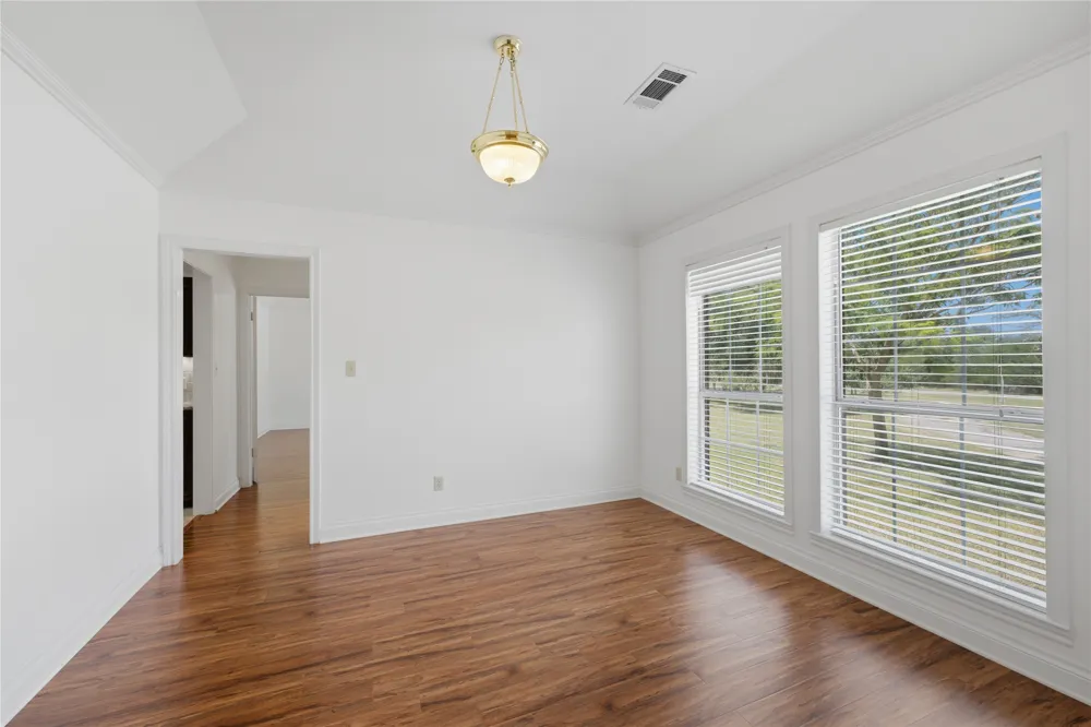 8221 Mountain Drive Salado, TX 76571