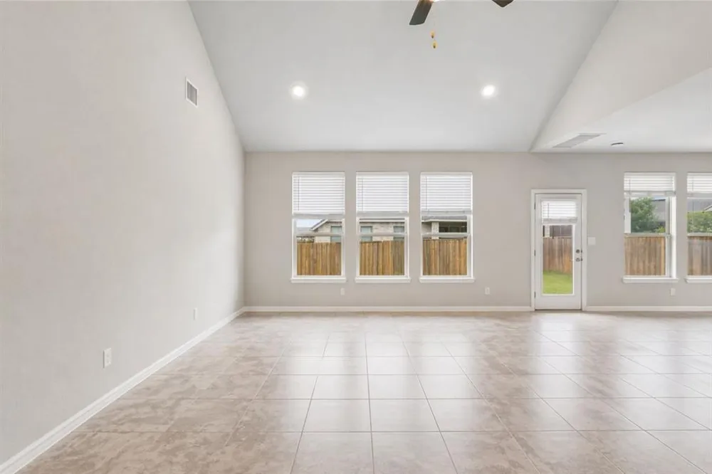 305 Painted Creek Way Kyle, TX 78640